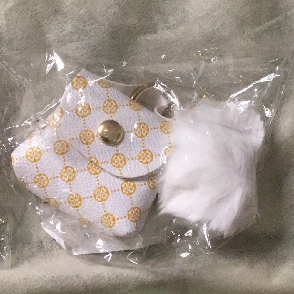 Pink or White keychain/ purse accessories - Picture 2 of 2